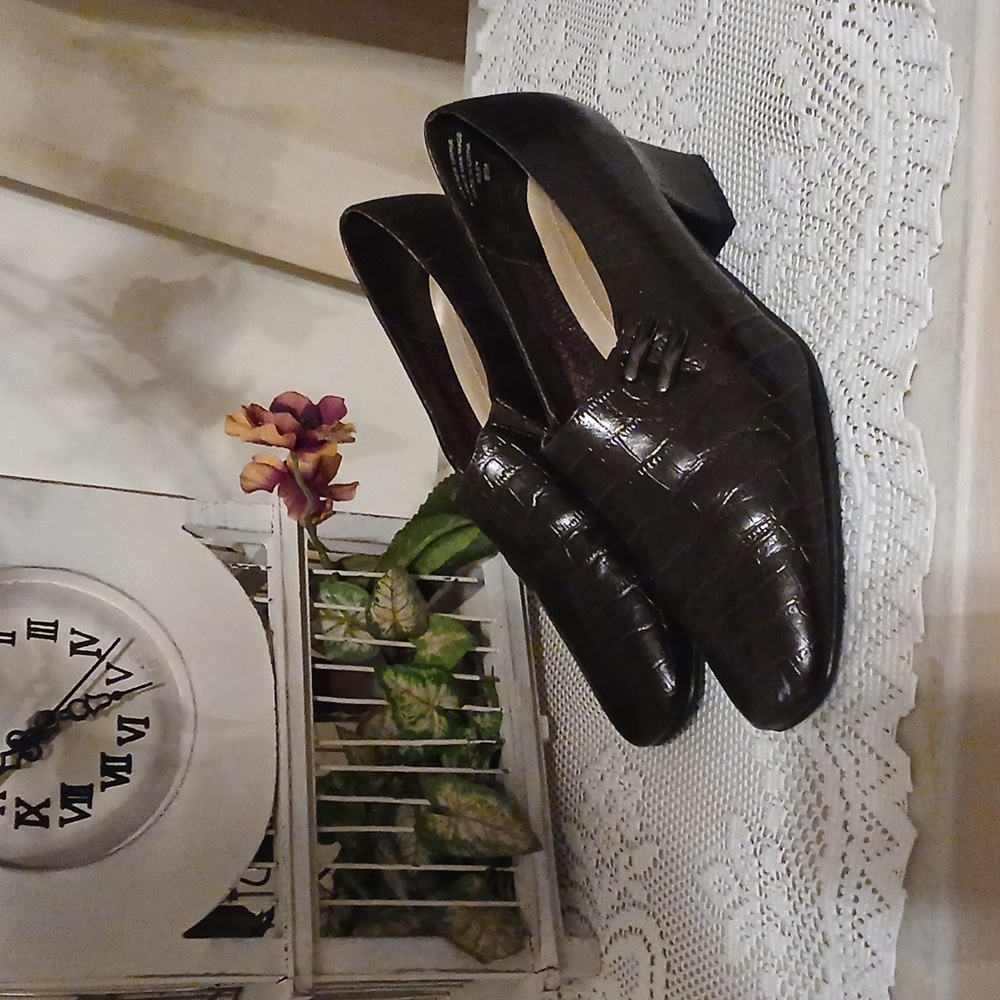 Karen Scott Heels